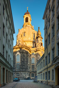 Die Frauenkirche im ersten Morgenlicht, Altstadt, Dresden, Sachsen, Deutschland Die Frauenkirche im ersten Morgenlicht, Altstadt, Dresden, Sachsen, Deutschland